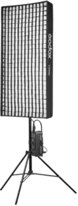 Projecteur LED Godox F400Bi à louer chez La Mine Productions